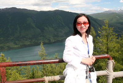 Catherine He在新疆喀纳斯自然保护区